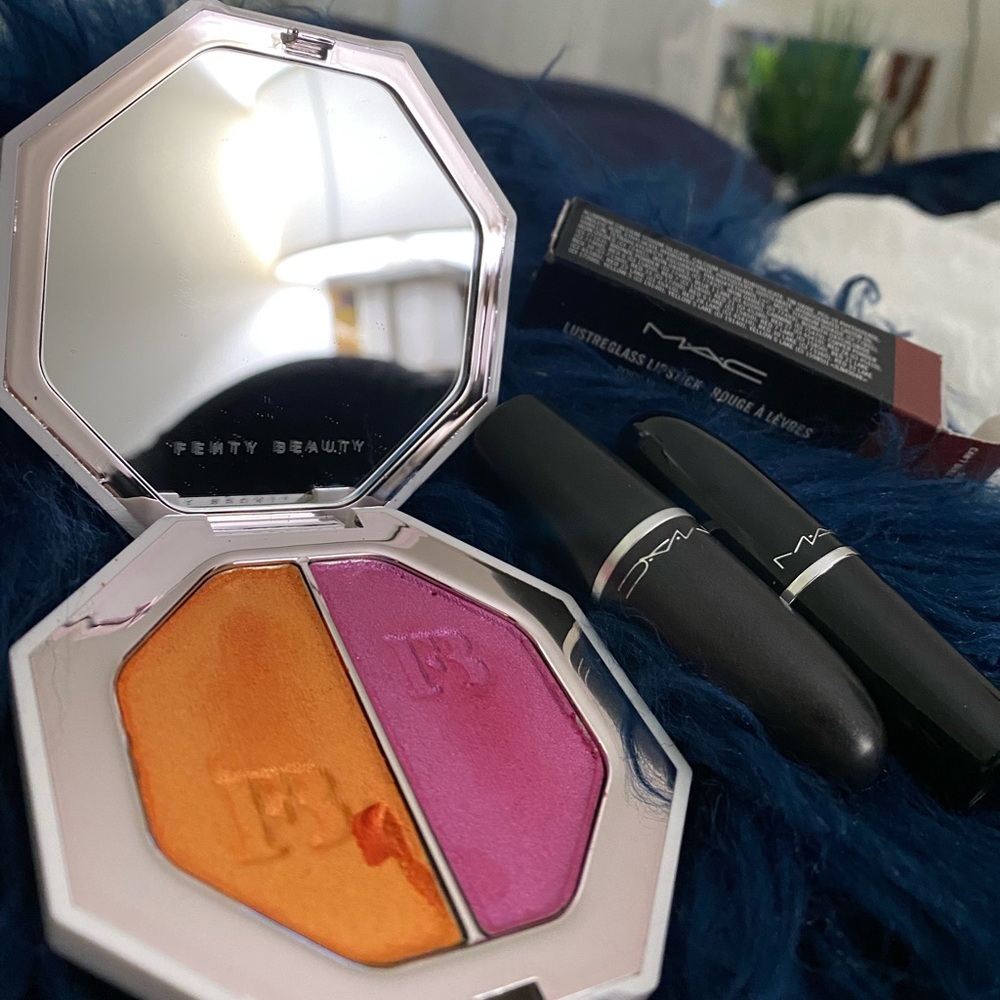 Mac lipstick 2x (Love me) (lusterglass) Fenty Killawatt Foil